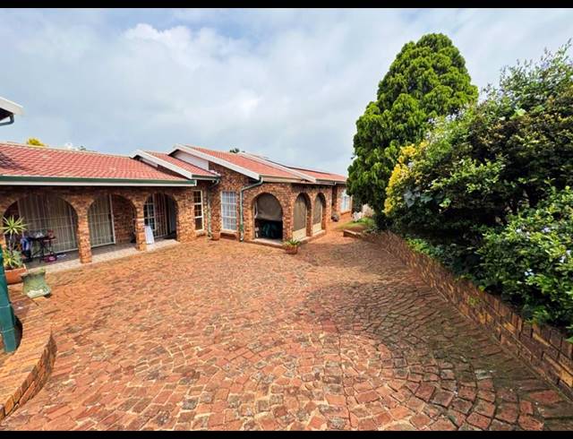 3 BEDROOM FREESTANDING FOR SALE IN SUIDEROORD